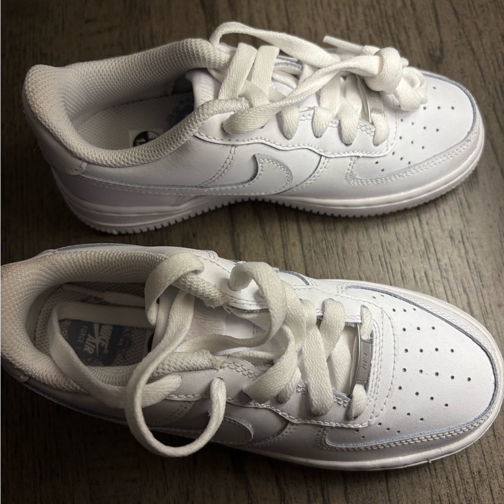 Kids White Air Force One’s , Size: 1.5Y
